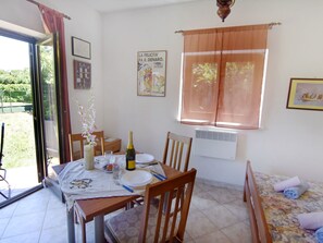 Dining - Vesna Peovic by Interhome (Umag/Zambratija)