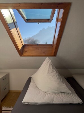1 bedroom, Internet, bed sheets - Vacation apartment Isolde in the vacation home Bayerisch Gmain for 1 - 3 persons, 32 sqm with balcony (Bayerisch Gmain)