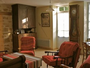 Interior - Domäne "Logis de Suzanne" (Logis de Suzanne) by Interhome (Thouarsais Bouildroux)
