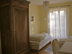 Room - Domäne "Logis de Suzanne" (Logis de Suzanne) by Interhome (Thouarsais Bouildroux)