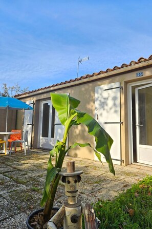Exterior detail - Cottage "Cottage Confort 1 ch" im Feriendorf by Interhome (Mareuil sur Lay Dissais)