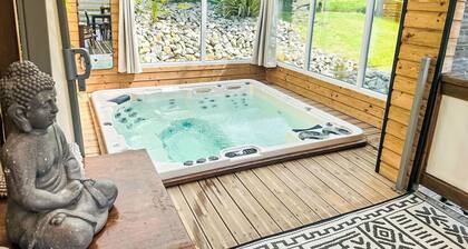 Mobilheim mit privatem Premium-Jacuzzi by Interhome