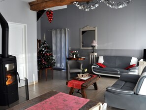 TV, fireplace, DVD player - für acht Personen by Interhome (Anneville sur Scie)