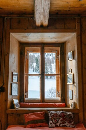 المنشأة من الداخل