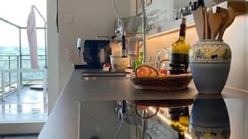 Réfrigérateur, micro-ondes, four, lave-vaisselle