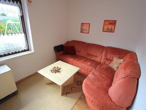 TV - Martina by Interhome (Auerbach)