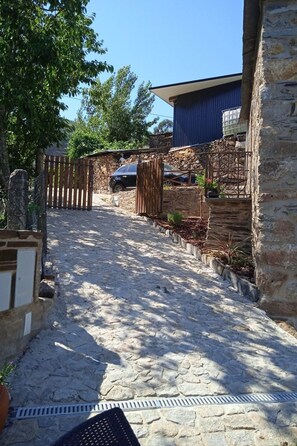 Property grounds - Eine Zuflucht in den Bergen by Interhome (Arouca)
