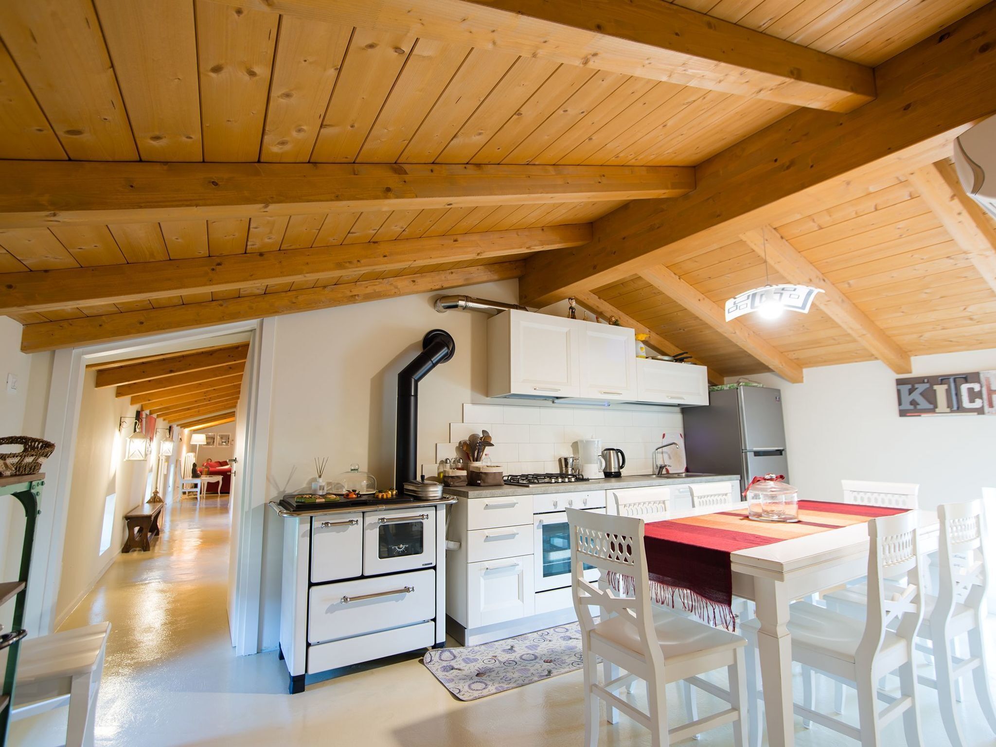 Fridge, oven, dishwasher, cookware/dishes/utensils