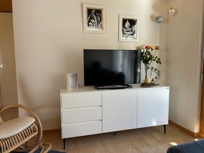 TV - Wohnung Hirschi by Interhome (Sörenberg)