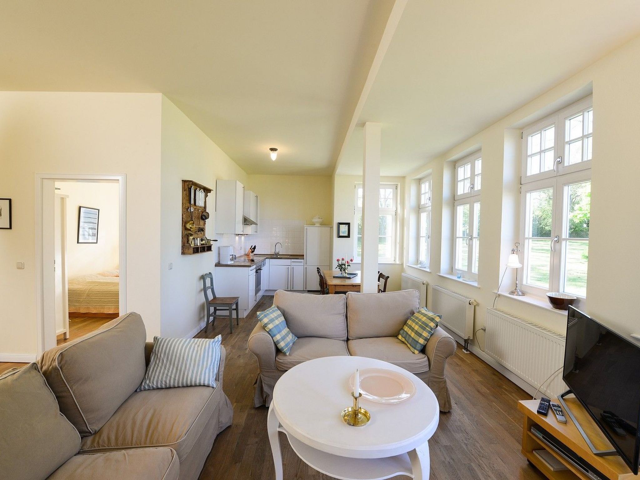 TV, fireplace, DVD player