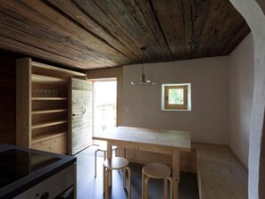 Dining - Gitsch unten by Interhome (Grengiols)