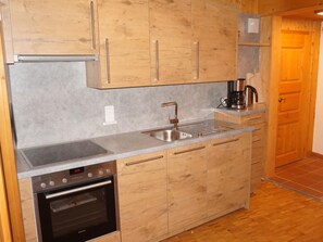 Réfrigérateur, four, lave-vaisselle