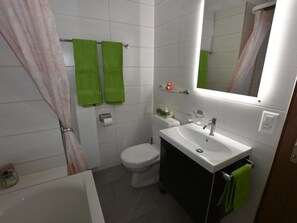 Towels - Ferienwohnung mit wunderschöner Aussicht by Interhome (Krattigen)