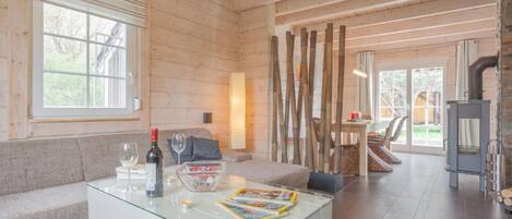 TV, fireplace, DVD player