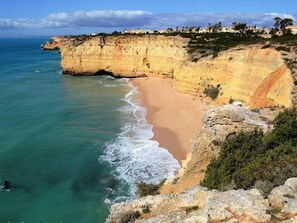 Beach - Wohnung mit Blick auf das Wasser by Interhome (Carvoeiro)