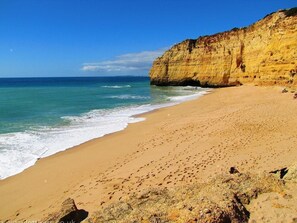 Beach - Wohnung mit Blick auf das Wasser by Interhome (Carvoeiro)