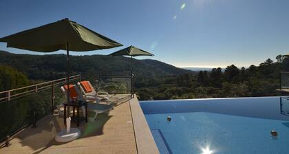 Luxuriöse Privatvilla mit Infinity-Pool by Interhome