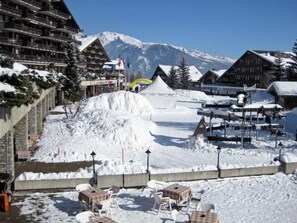 Outdoor dining - Ski-in Wohnung in Anzere mit Parkplatz by Interhome (Anzère)