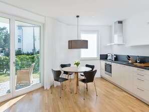 Fridge, microwave, oven, dishwasher - Strandhaus Seeblick by Interhome (Binz)