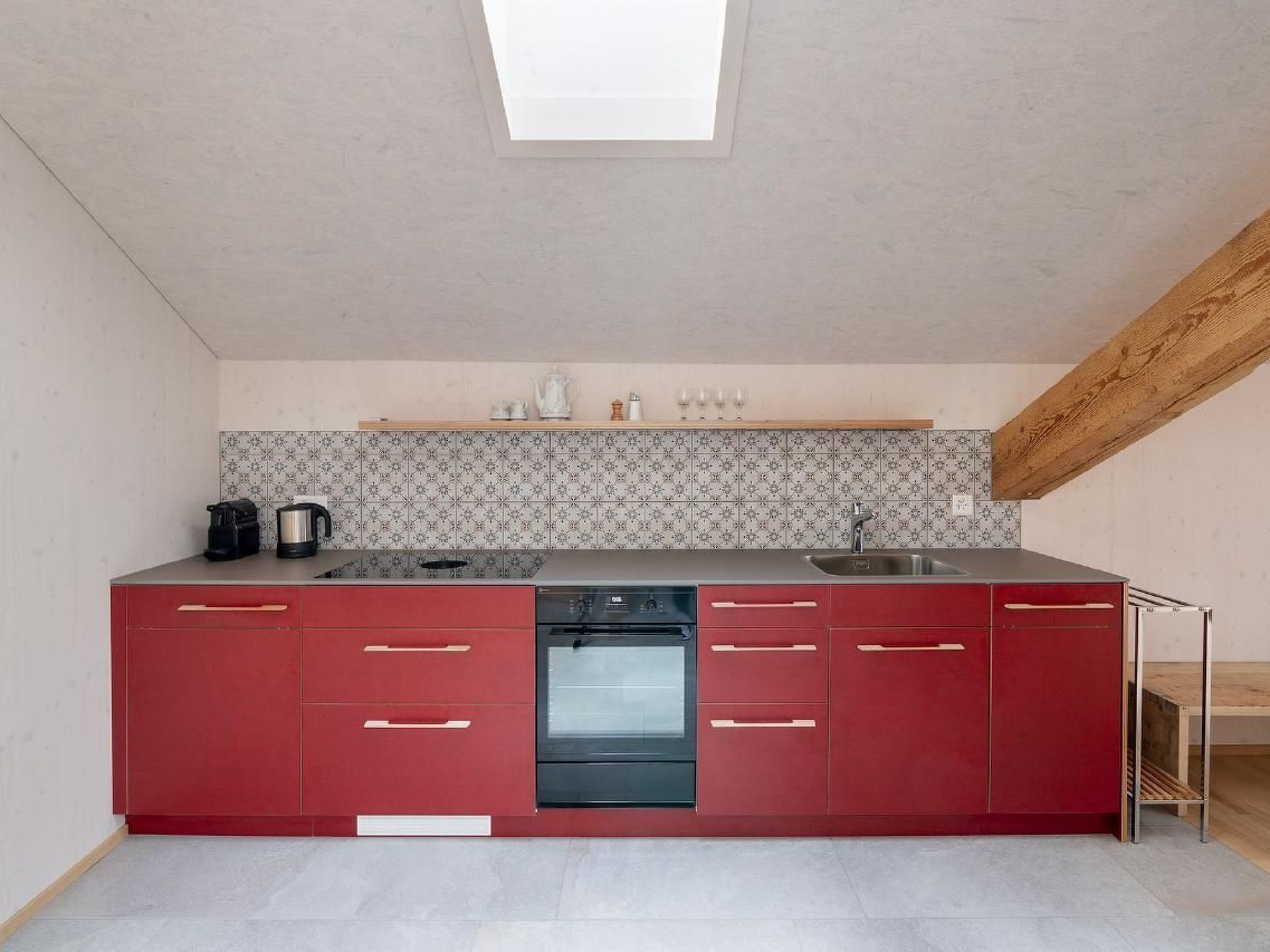 Kühlschrank, Ofen, Geschirrspüler, Kochgeschirr/Geschirr/Besteck