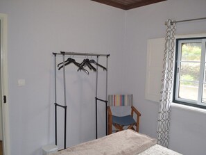 Unclassified image, 3 of 31, button - Das Haus des Großvaters by Interhome (Angra do Heroísmo)