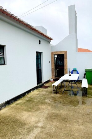 Unclassified image, 5 of 31, button - Das Haus des Großvaters by Interhome (Angra do Heroísmo)