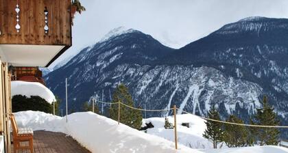 Blick auf herrliche Bergwelt by Interhome