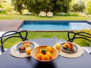 Outdoor dining - "TwinVilla Zilverkust" Teil A by Interhome (Cadaval)