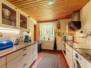Fridge, microwave, oven, dishwasher - Vacation home Zita by Interhome (Thale)