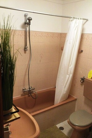 Towels - Dornes, das mythische Land der Tempelritter by Interhome (Dornes)