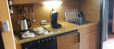 冰箱、烤箱、厨具/餐具