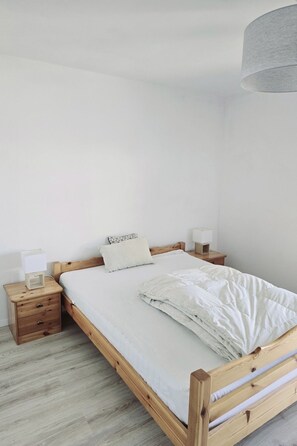 1 bedroom, soundproofing, Internet