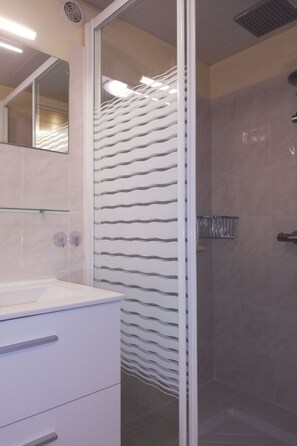 Towels - Wohnung "Le Caducée" mit Terrasse by Interhome (Fontaine Étoupefour)