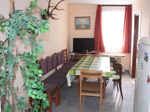 Dining - Schön eingerichtetes Appartement für 10 Personen by Interhome (Balatonlelle)