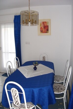 Dining - mit Terrassen, Balkonen sowie Parkplatz by Interhome (Dombóvár)