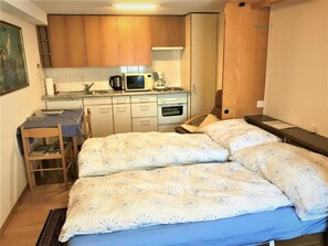 Room - Chalet Adler- Studio für 2 Personen by Interhome (Aminona)