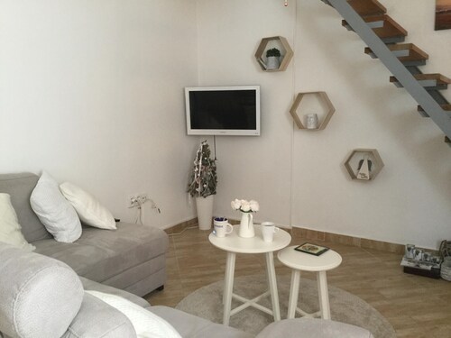 Wohnung auf einem eingezäunten Grundstück by Interhome