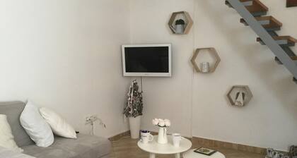 Wohnung auf einem eingezäunten Grundstück by Interhome