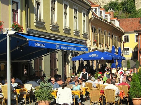 Outdoor dining. Hütte mit Garten, Grill und Terrasse by Interhome
