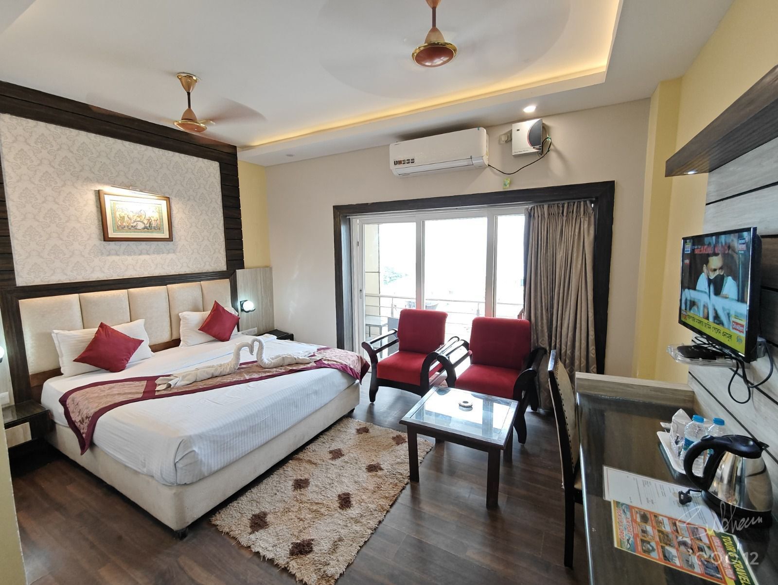 Premium bedding, desk, laptop workspace, soundproofing