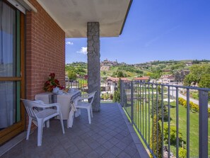 Outdoor dining - Wohnung im Roero by Interhome (Cisterna d'Asti)