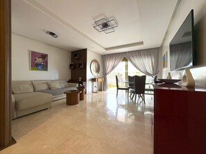 TV - A haven of peace and comfort overlooking the sea. (Rabat)