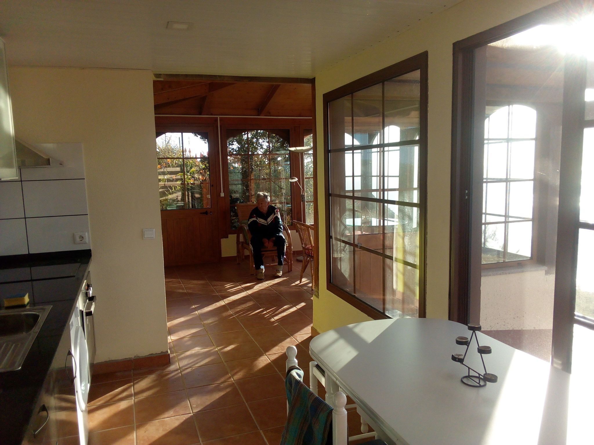 Fridge, oven, cookware/dishes/utensils