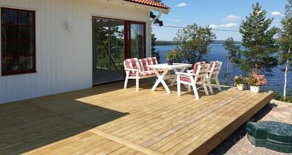 Schönes Ferienhaus am See Runn by Interhome