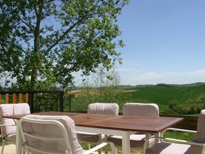 Outdoor dining - für 2 Personen und 2 Kinder by Interhome (Villautou)