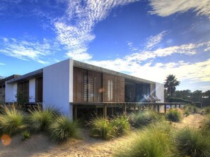 Exterior - Exklusive Design-Villa in den Dünen, Pool auf dem Dach by Interhome (Alcácer do Sal)
