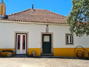 Exterior - Haus in einem Bauernhof zwischen Weinbergen 2 by Interhome (Ribafria)