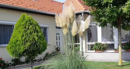 in BĂŒk im Parterre mit Garten by Interhome