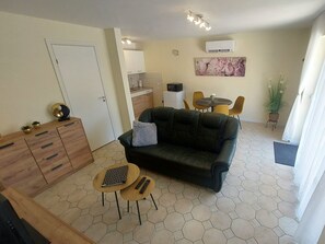 TV - Apartement Serenity by Interhome (Buk-Thermal)