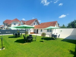 Outdoor dining - Apartement Serenity by Interhome (Buk-Thermal)